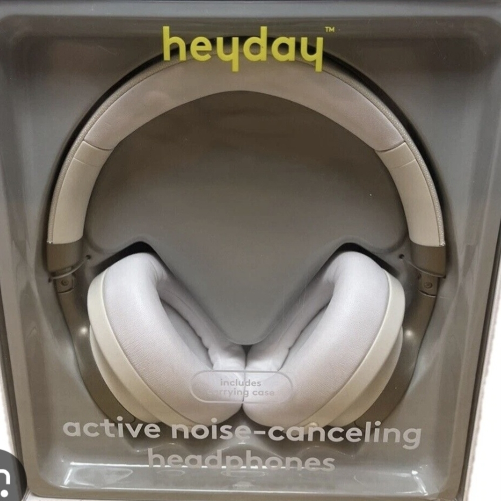 Heyday Noise-Canceling Headphones in Cherry Pink